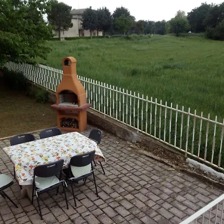 Le Vigne Di Clementina Fabi In בית חווה Castignano
